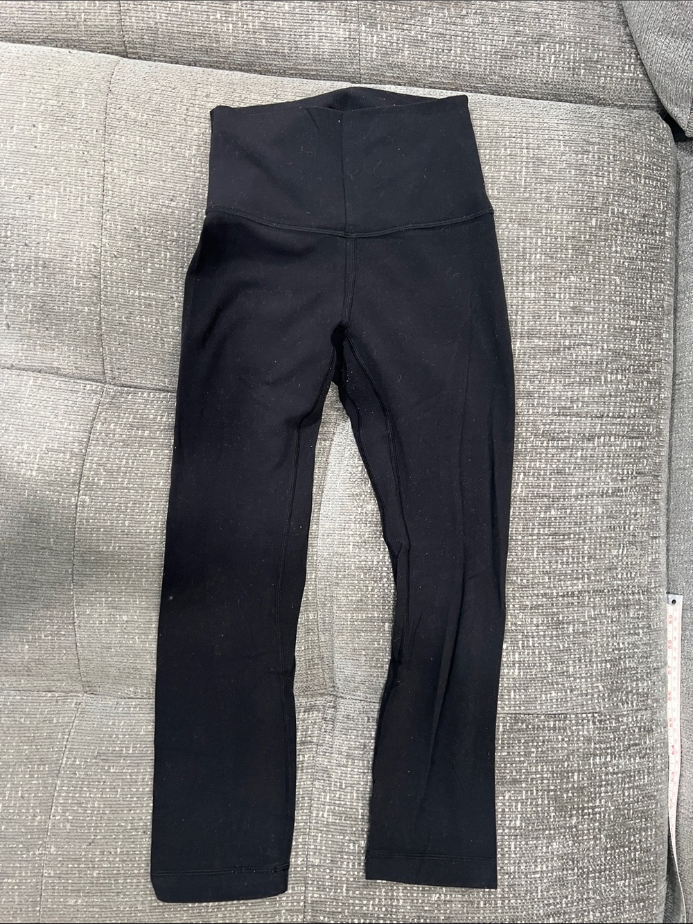 lululemon athletica Black Capris with Reflective Logo. P27